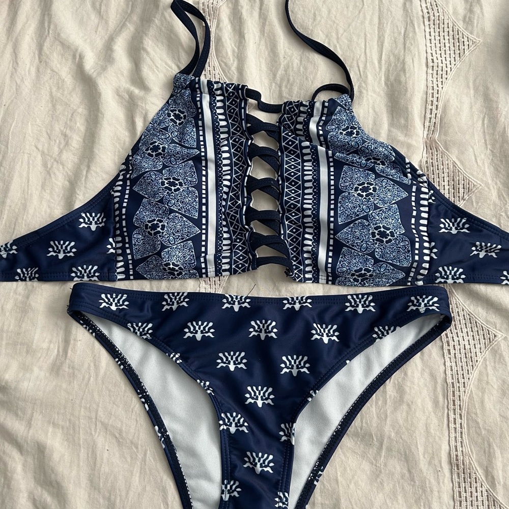 HALTER TOP BATHING SUIT - SIZE M